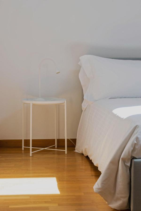 Casa Lobe - Charming Apartment In Village Centre La Morra Exterior foto